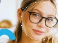 Okrągła twarz: Jakie oprawki wyszczuplą i dodadzą charakteru?