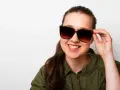 Polaryzacja czy fotochrom? Które okulary wybrać? Poradnik eksperta