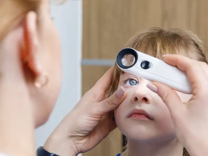 Astygmatyzm u dziecka: Kiedy okulary ratują wzrok?