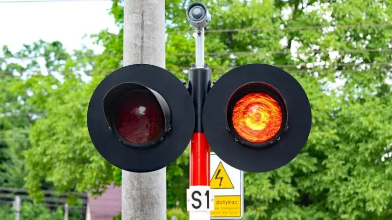 sygnalizacja świetlna kolejowa i drogowa